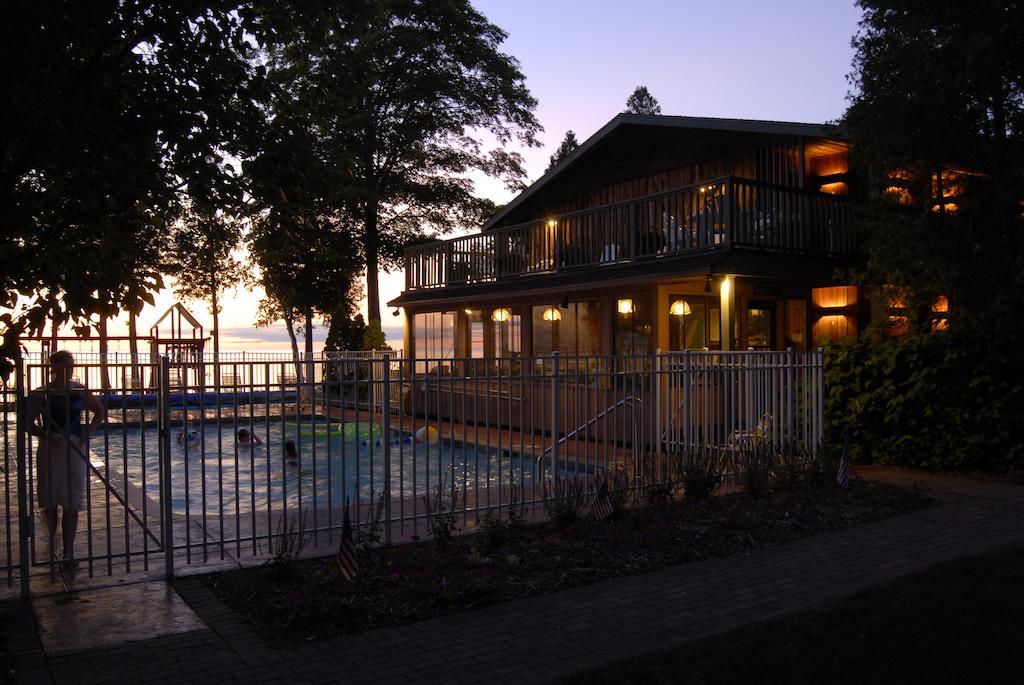 The Shallows Resort Egg Harbor Exterior photo
