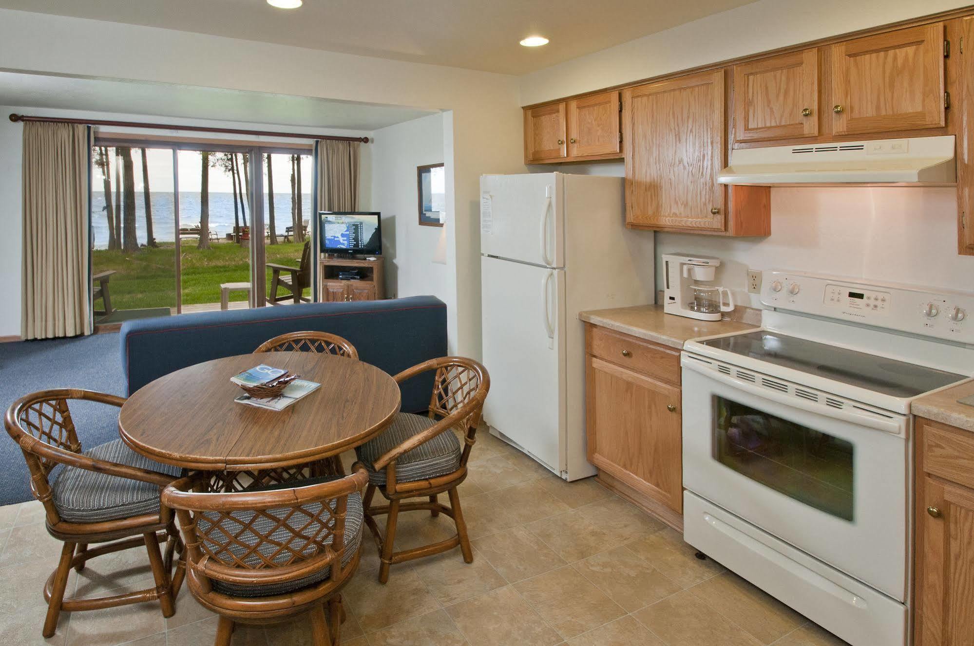 The Shallows Resort Egg Harbor Exterior photo